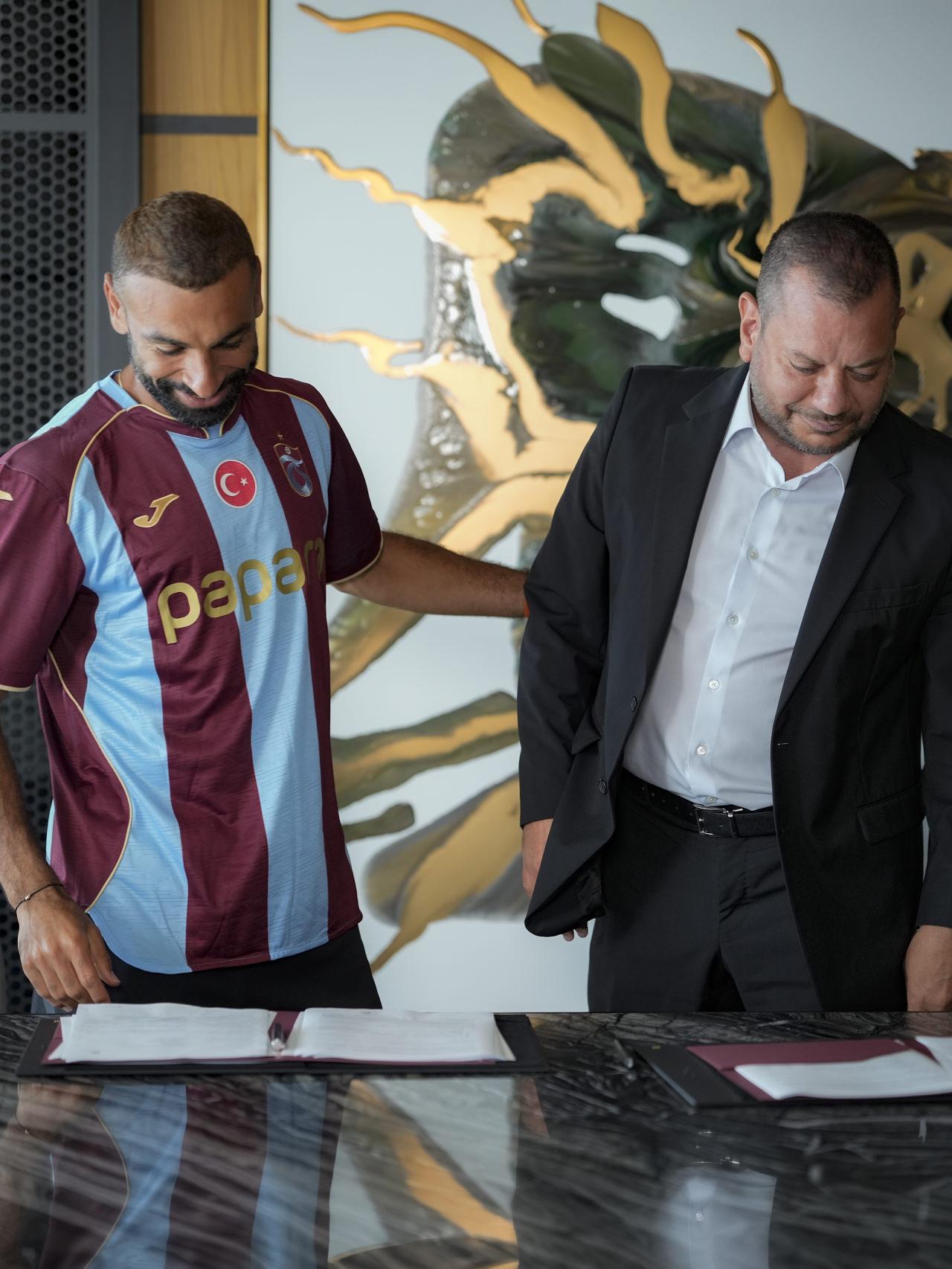 Mohamed Salah, Trabzonspor ile 2 yıllık sözleşme imzaladı.