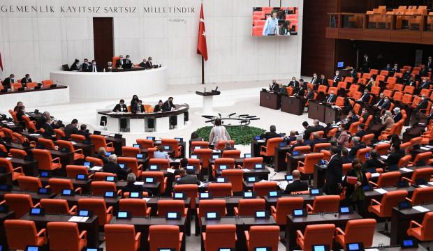 AK Parti'den muhalefete "&ccedil;er&ccedil;eve yasa" bilgilendirmesi