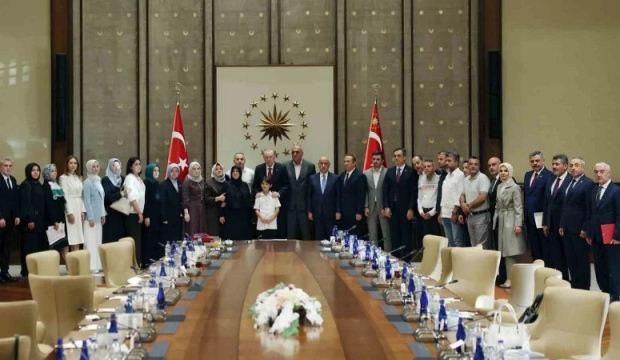Başkan Erdoğan Kahramanmaraş'taki okul saldırısında &ouml;len &ouml;ğrencilerin ailelerini ağırladı