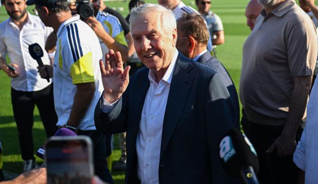 Fenerbah&ccedil;e antrenmanında Aziz Yıldırım s&uuml;rprizi