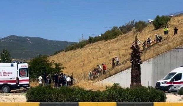 Gaziantep'te zincirleme kaza: 2 &ouml;l&uuml;, 3 ağır yaralı!