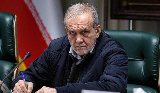 İstifa edeceği s&ouml;yleniyordu! Pezeşkiyan sessizliğini bozdu!