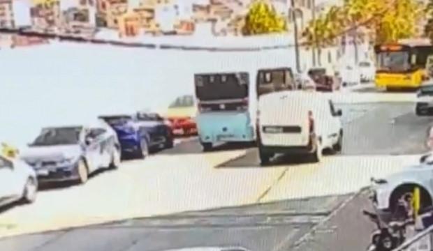 Kağıthane'de hatalı sollama faciayla bitti: Minib&uuml;s, İETT otob&uuml;s&uuml;yle &ccedil;arpıştı, 5 yaralı