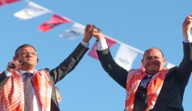 &Ouml;zdil&rsquo;den CHP'nin sihirli değneği tartışması: G&uuml;venlik g&ouml;revlisiydi belediye başkanı oldu
