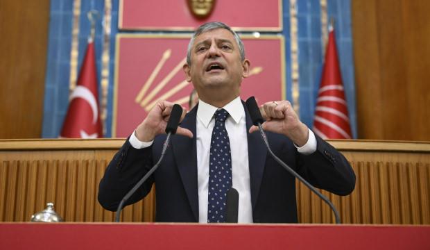 &Ouml;zg&uuml;r &Ouml;zel: 'Pişman olduğum tek aday' dedi Jet cevap: Beni havluyla mı yakalamış?