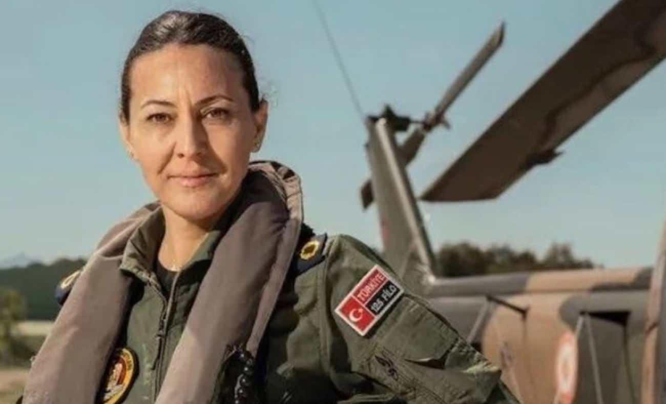 &Ouml;zlem Karapınar T&uuml;rk Hava Kuvvetleri'nin 'İlk kadın Paşa'sı oldu!