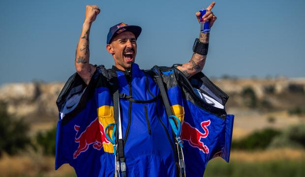 Red Bull sporcusu Kapadokya'da 200 kilometre hızla slalom yaptı!