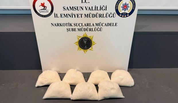 Samsun&rsquo;da narkotik pususu: Tırın gizli b&ouml;lmesinden kilolarca zehir fırladı!