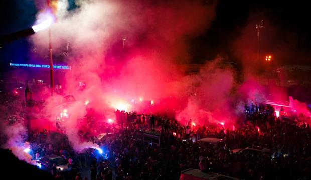 Trabzon alev alev! 25 bin kişi Salah'ı karşıladı