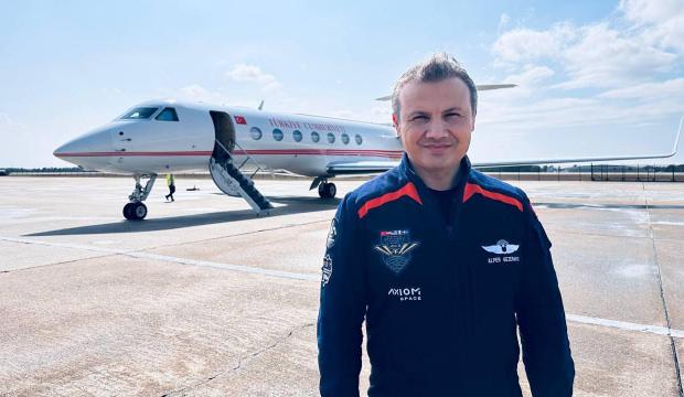 T&uuml;rkiye'nin ilk astronotu Alper Gezeravcı tuğgeneralliğe terfi etti