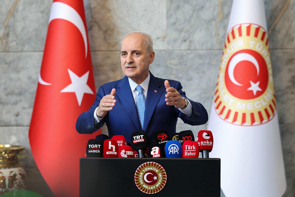 Türkiye Büyük Millet Meclisi Başkanı Numan Kurtulmuş, siyasi partilerle iki gün süren görüşmelerinin ardından Meclis'te düzenlediği basın toplantısında, Terörsüz Türkiye süreci kapsamındaki yasal düzenlemelere ilişkin açıklamalarda bulundu