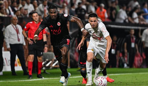 1. Lig'de nefes kesen gol d&uuml;ellosu! 90+9'da puanı kurtardılar