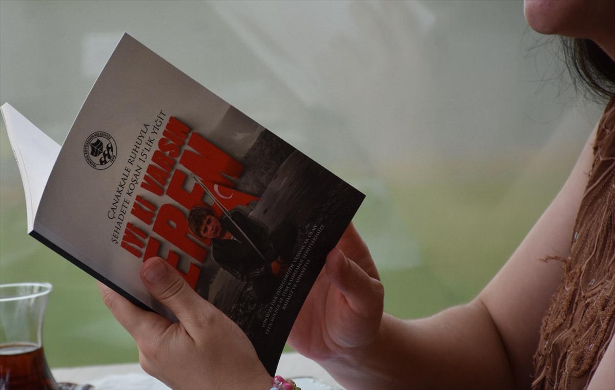 Kitap ücretsiz olarak dağıtılmaya başlandı.