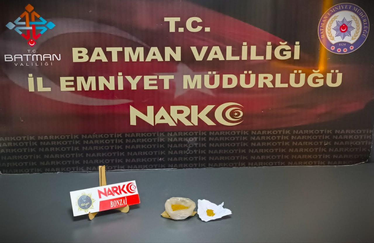 Batman'da zehir tacirlerine darbe: Gözaltına alınan 5 şüpheli tutuklandı