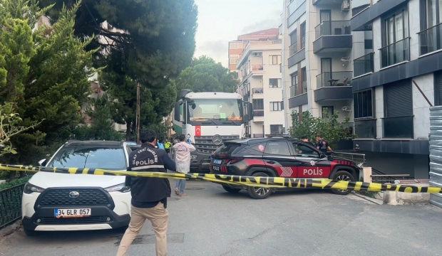 Maltepe'de beton mikserinin &ccedil;arptığı kadın hayatını kaybetti