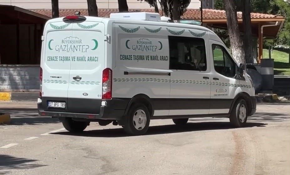 Kuyu temizliği yaparken elektrik akımına kapılan genç işçi hayatını kaybetti.