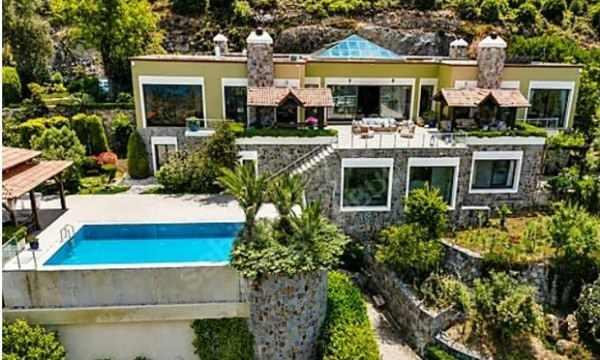 Rekor fiyata alıcısını bekliyor! Bodrum'daki s&uuml;per l&uuml;ks konağın fiyatı dudak u&ccedil;uklattı