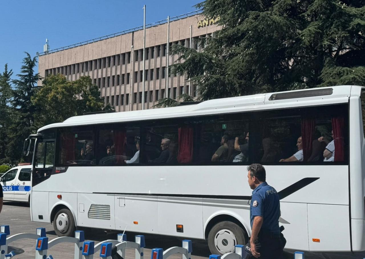 'Alihan Kuriş çıkar amaçlı suç örgütü'ne yönelik operasyonda gözaltına alınan 38 şüpheliden 32'si tutuklandı.