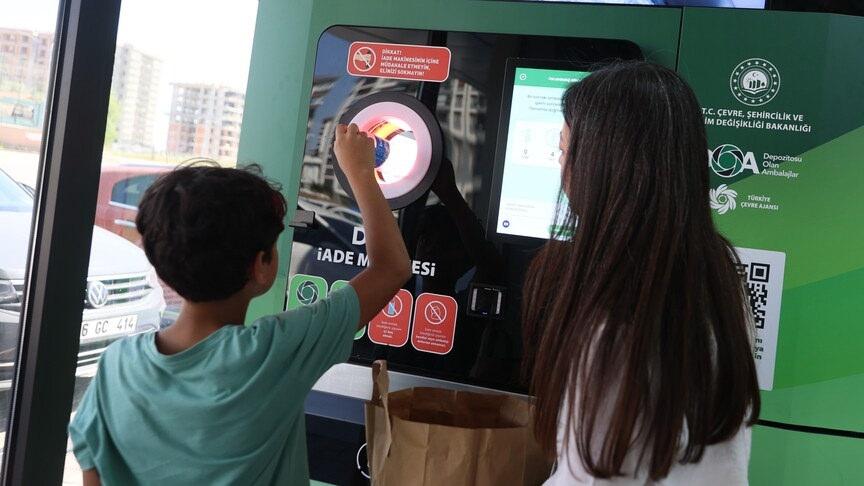 Depozito iade sisteminde tarihi rekor: 100 milyon ambalaj dönüştü