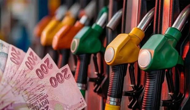 Ara&ccedil; sahipleri dikkat: Akaryakıta &ccedil;ifte zam geliyor!