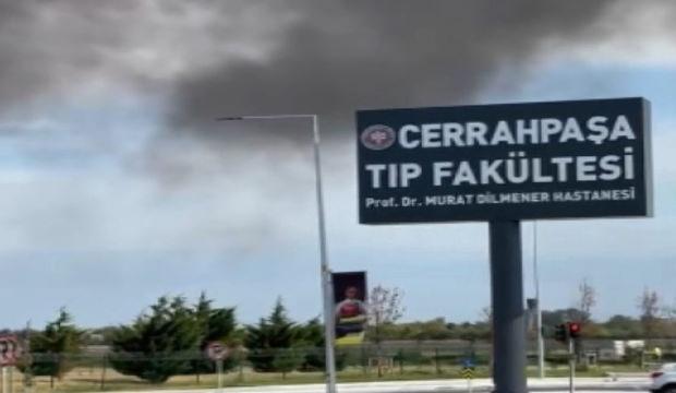 Cerrahpaşa Hastanesi bah&ccedil;esinde yangın! Ekiplerin m&uuml;dahalesi s&uuml;r&uuml;yor