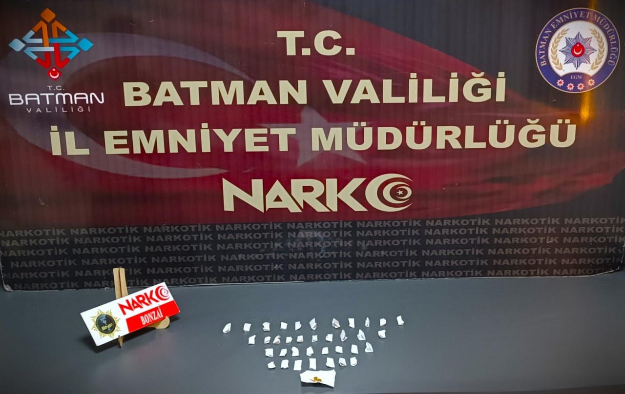 Batman'da zehir tacirlerine darbe: Gözaltına alınan 5 şüpheli tutuklandı