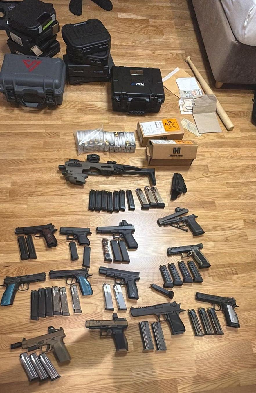 Operasyon kapsamında şüphelilere ait 43 adresle 33 şirkete ait 80 adreste arama el koyma işlemi yapılmasına karar verildi.