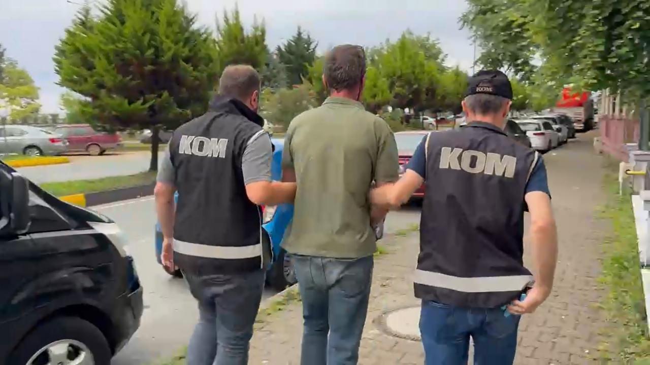 Şüpheliler gözaltı işlemlerinin ardından adliyeye sevk edildi.