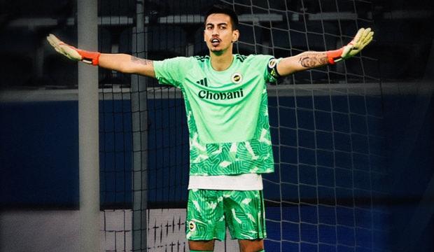 Fenerbah&ccedil;e'de ayrılık! İrfan Can Eğribayat imzayı attı