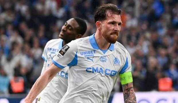 Kartal'a orta saha i&ccedil;in g&uuml;zel haber! Yıldız isim Premier Lig'i reddetti
