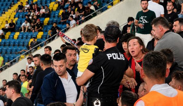 Ankara'da utan&ccedil; gecesi! Fenerbah&ccedil;e formalı minik taraftara &ccedil;irkin saldırı