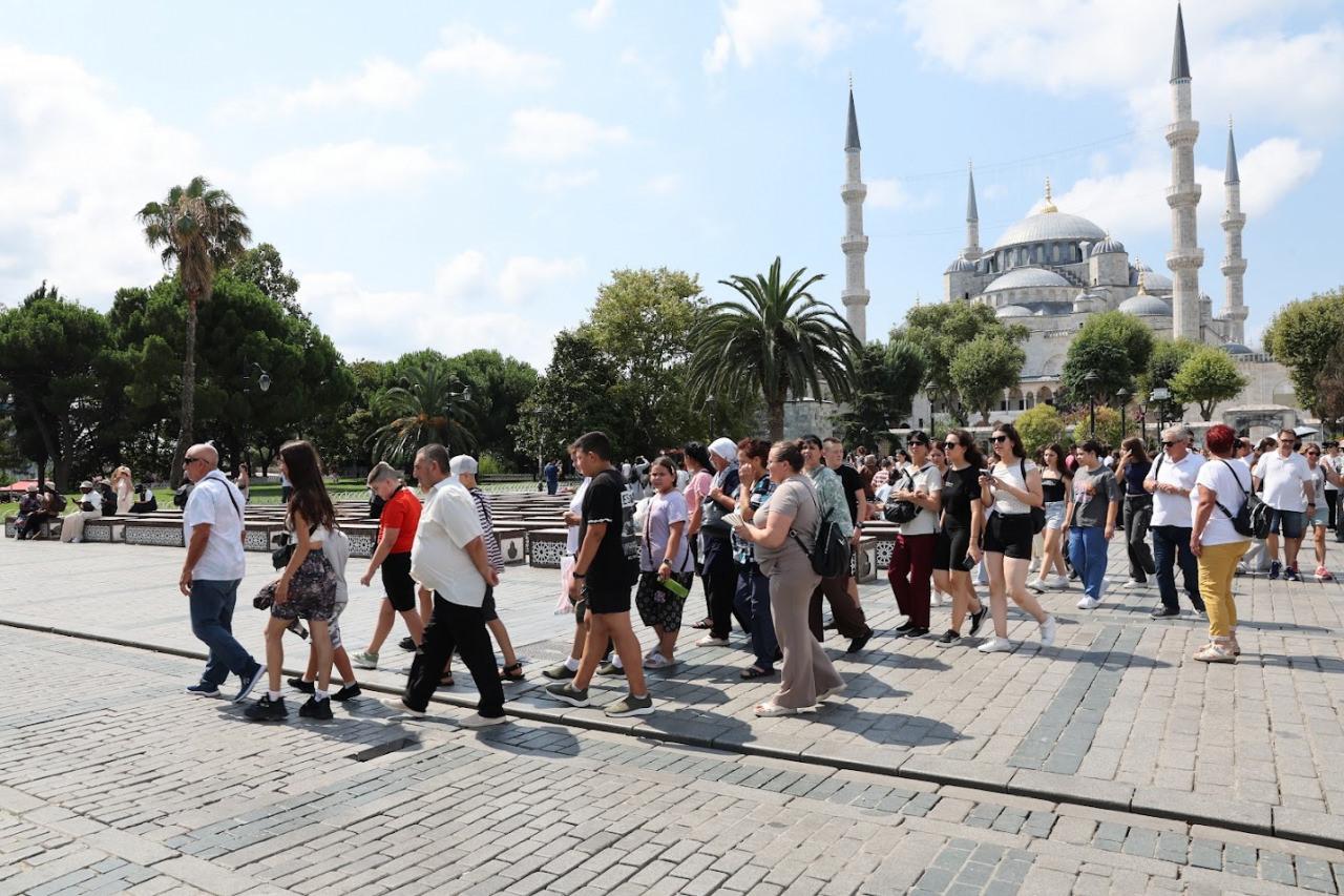 Öğrenciler İstanbul'u doyasıya gezdi.