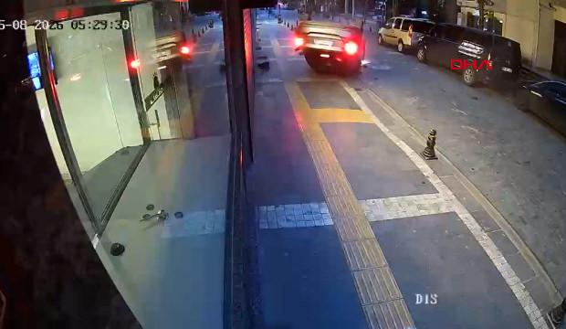 Trabzon'da kontrolden &ccedil;ıkan ara&ccedil; takla attı: Dehşet anı kamerada