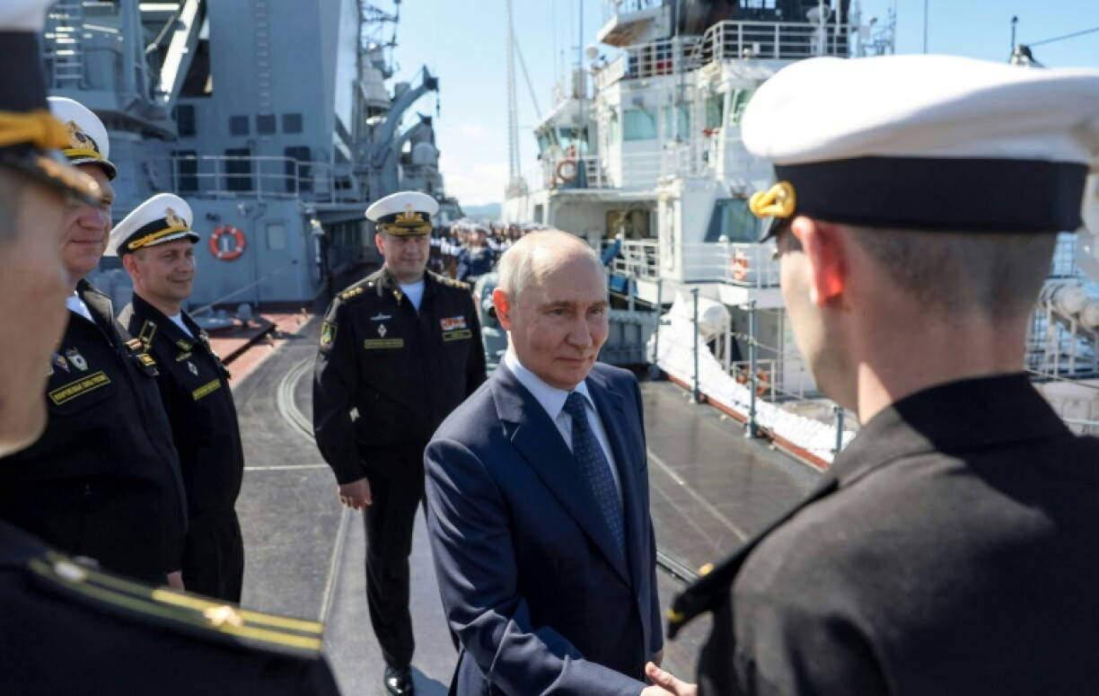 Rusya Devlet Başkanı Vladimir Putin Kuril Adaları'nı ziyaret etti.