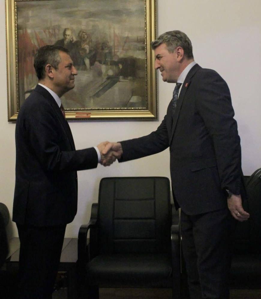 Özgür Özel ve İzmit Belediyesi Chp Meclis Üyesi Hamit İlker Ulusoy