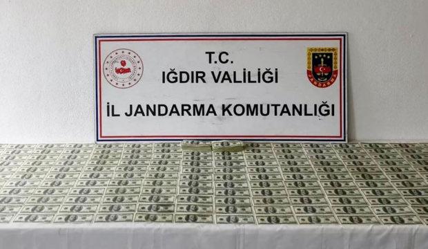 Iğdır'da 524 adet sahte 100 dolarlık banknot ele ge&ccedil;irildi