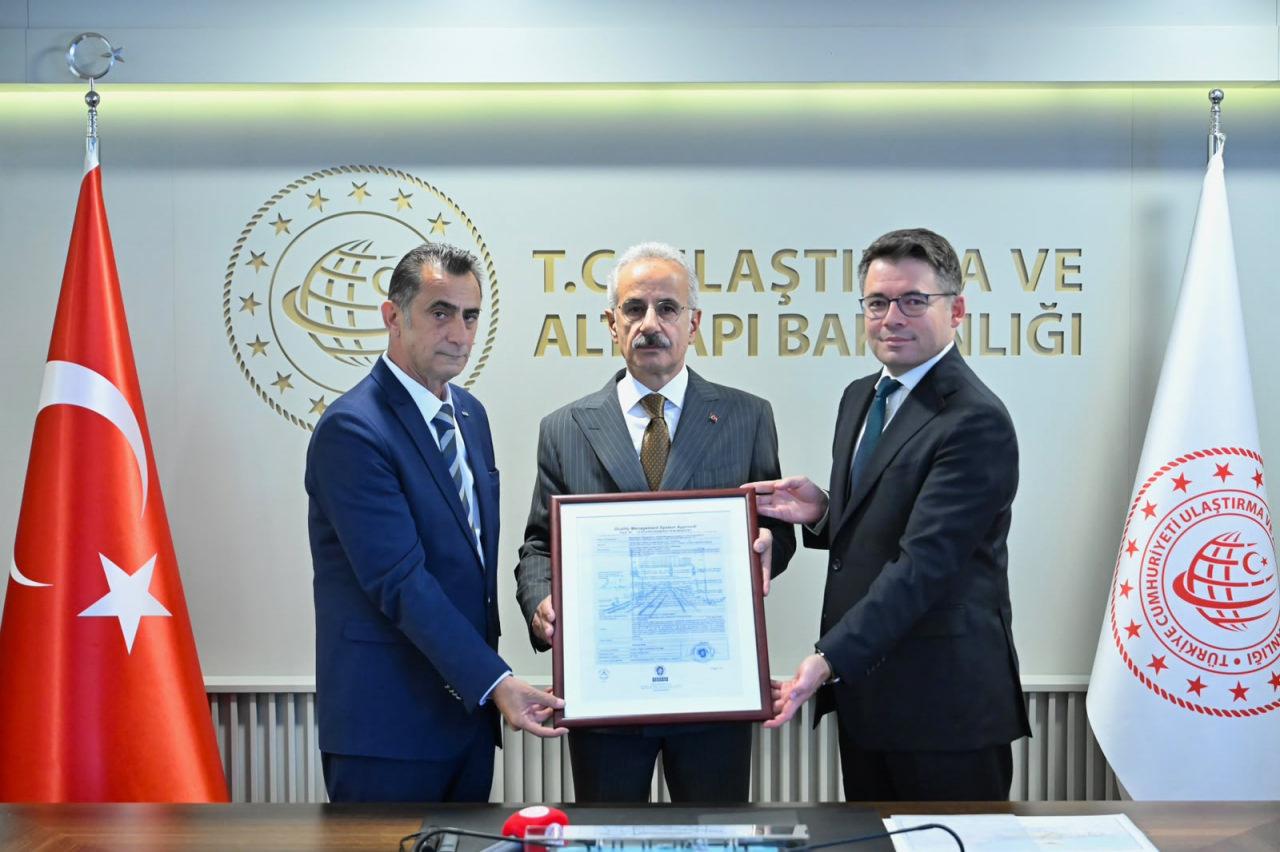 Yerli lokomotif E5000'e Avrupa’dan vize: TSI Sertifikası ile dünya pazarına açılıyor!