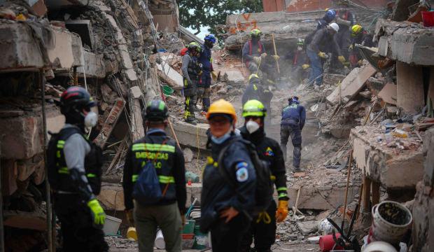 Kolombiya'da deprem faciası b&uuml;y&uuml;yor: &Ouml;l&uuml; sayısı 321'e &ccedil;ıktı