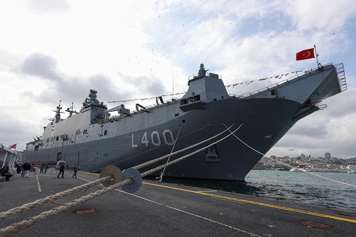 TCG Anadolu gemisinin bir görüntüsü.