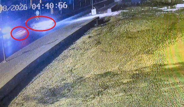 Antalya'da 2 kişinin &ouml;ld&uuml;ğ&uuml; kaza kamerada!