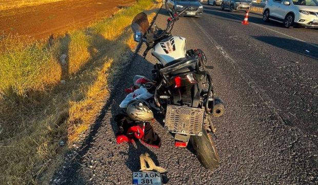 Diyarbakır'da kamyonet ile motosiklet &ccedil;arpıştı: 1 &ouml;l&uuml;, 1 yaralı