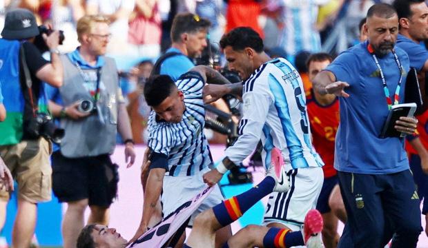 FIFA, D&uuml;nya Kupası finalindeki kavganın cezalarını a&ccedil;ıkladı: Yıldız isme 10 ma&ccedil; men