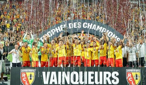Tarihi s&uuml;rpriz! PSG, 10 kişilik rakibine kupayı kaybetti