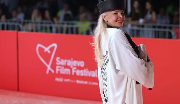 Hanka Paldum, sırtında Filistin haritası bulunan elbisesi giydi