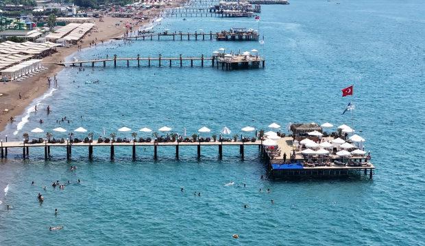 Antalya yine rekora koştu: 10 milyon turist barajı ge&ccedil;ildi