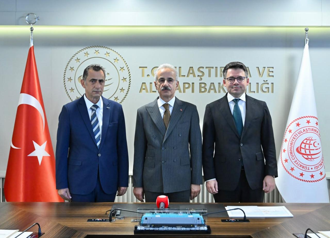 Yerli lokomotif E5000'e Avrupa’dan vize: TSI Sertifikası ile dünya pazarına açılıyor!