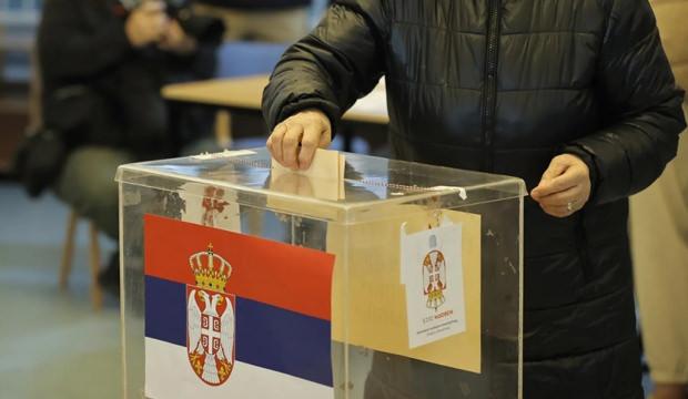 Sırbistan'da erken se&ccedil;im kararı