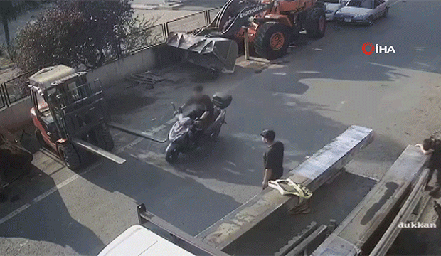 Tekirdağ&rsquo;da feci kaza: Forkliftin demir ayağına işte b&ouml;yle &ccedil;arptı!