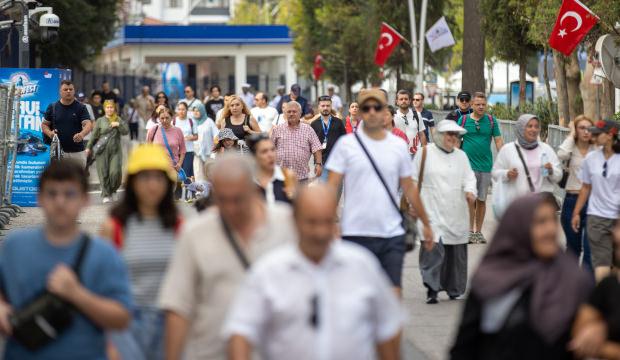 TEKNOFEST Mavi Vatan'da hafta sonu ziyaret&ccedil;i yoğunluğu yaşanıyor