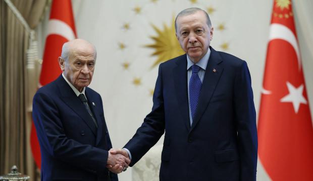 T&uuml;rkiye'de tarihi d&ouml;n&uuml;m noktası! MHP'den Erdoğan ve Bah&ccedil;eli mesajı...